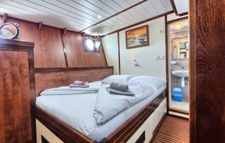 Andela lora double cabin below deck