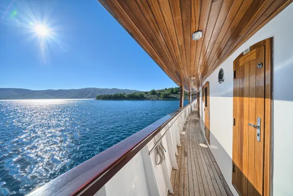 Bac d uitzicht op zee