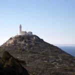 Egeïsch zeezicht met de vuurtoren van Knidos