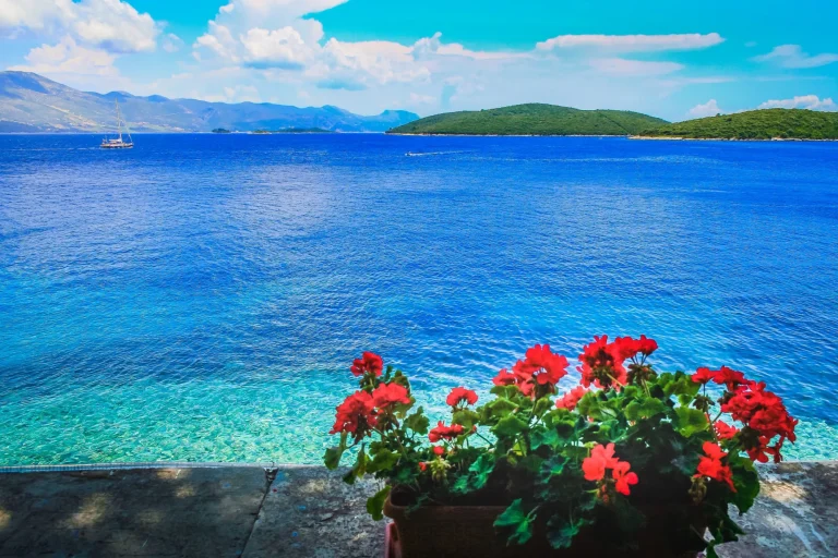 Isole Elafiti, spiaggia adriatica turchese vicino a Korcula, Dalmazia, Croazia