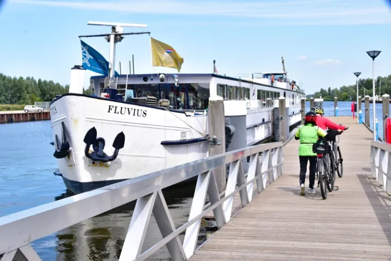 F ff gasten arriveren bij fluvius in huizen