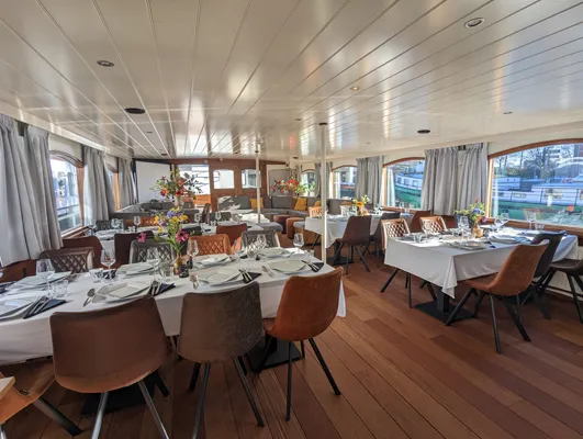 F restaurant of the magnifique