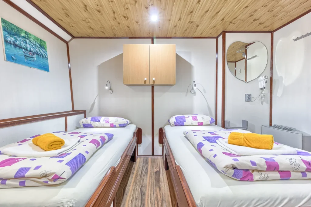 Harmonia twin cabin scale