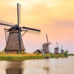 Windmühlen in Kinderdijk bei Sonnenuntergang, die Niederlande