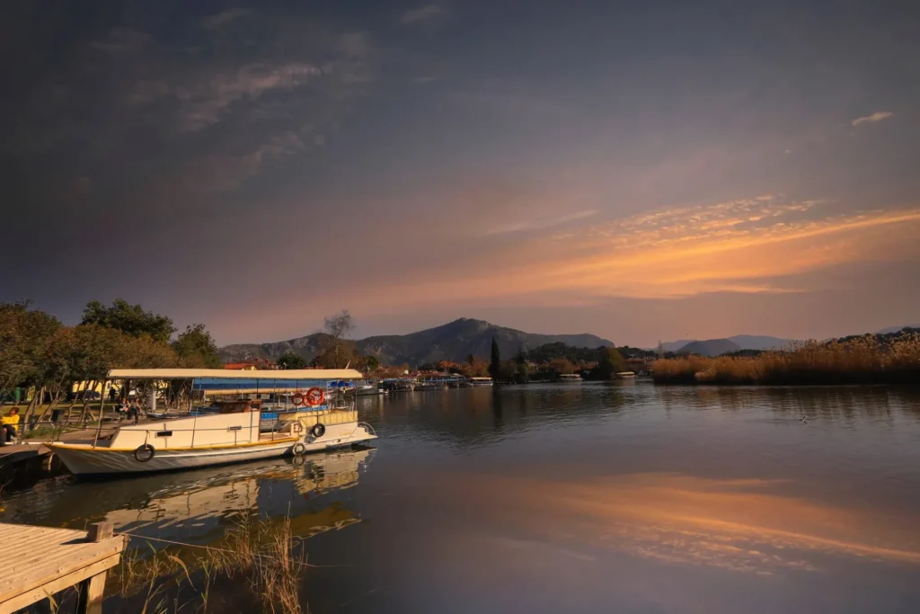 (Köycegiz - Mugla - Turkey 15.February .2021) Boats cruising between Iztuzu, Dalyan and Köycegiz Lake.