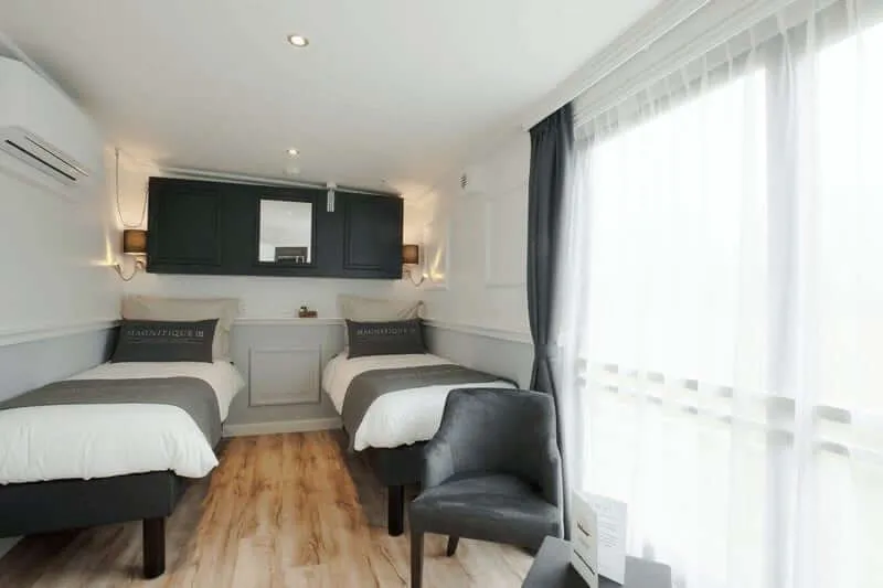 Magnifique cabin upper deck suite