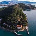 Kopec Marjan rozdělený výhled na moře