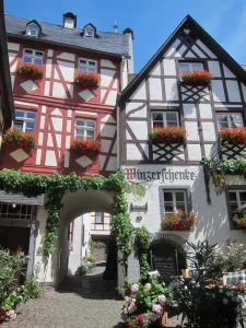 Discover hidden gems along the historic riverbanks
