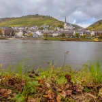 Viinikylä Klotten Moselle-joen varrella Rheinland Pfalz Saksaa