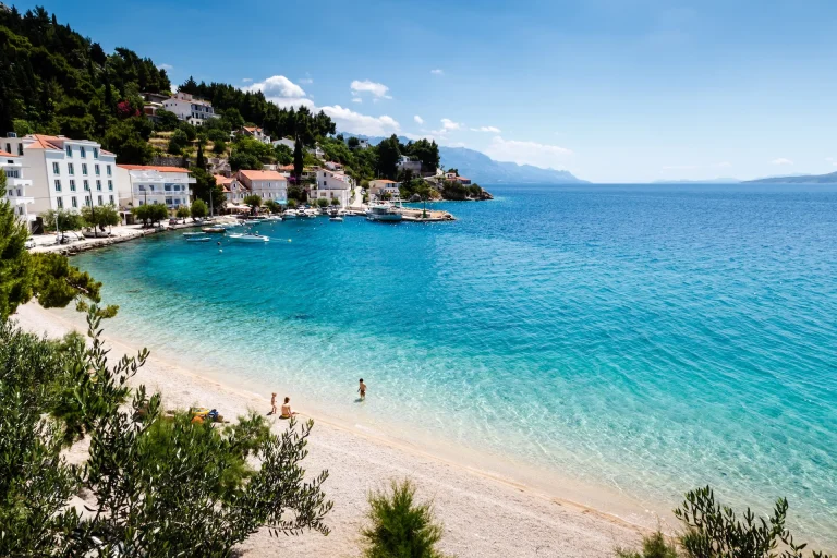 Spiagge incontaminate nella zona divisa